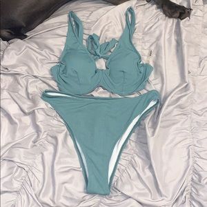 Green underwire bikini set